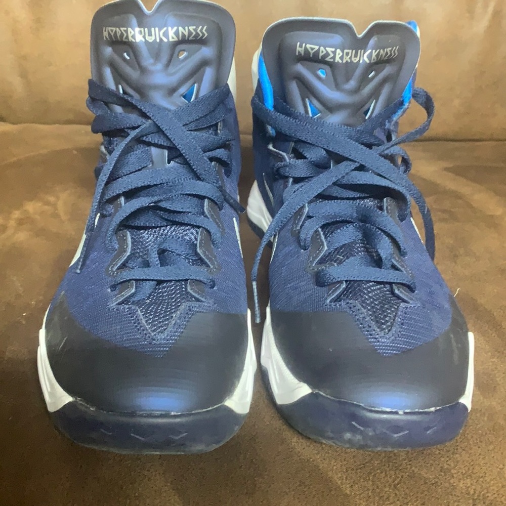 8 1/2 women Nikes